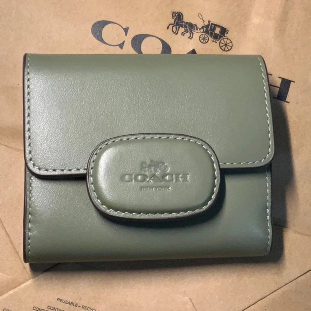 Coach wallet - Picture 1 of 3